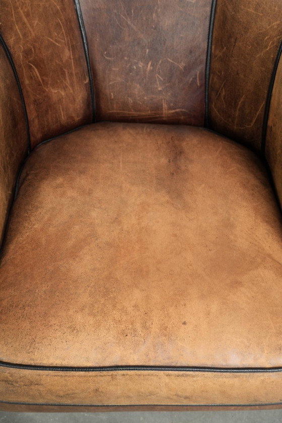 Image 1 of Joli fauteuil club vintage en peau de mouton de style anglais