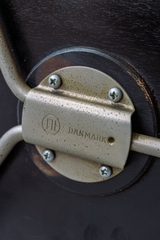 Image 1 of Early editions ant chairs Arne jacobsen By fritz hansen Upholster with black leather seats