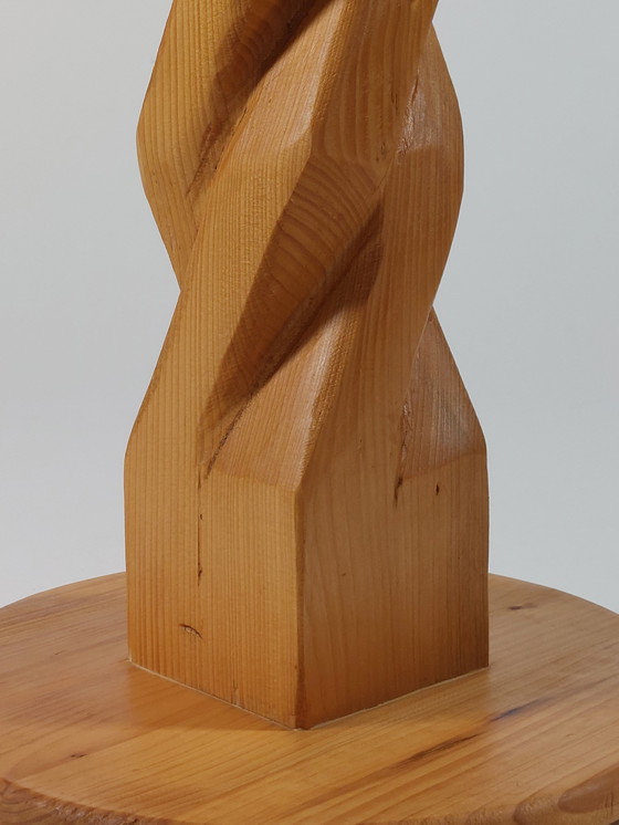 Image 1 of Table d'appoint vintage sculptée à la main, en pin, pièce unique