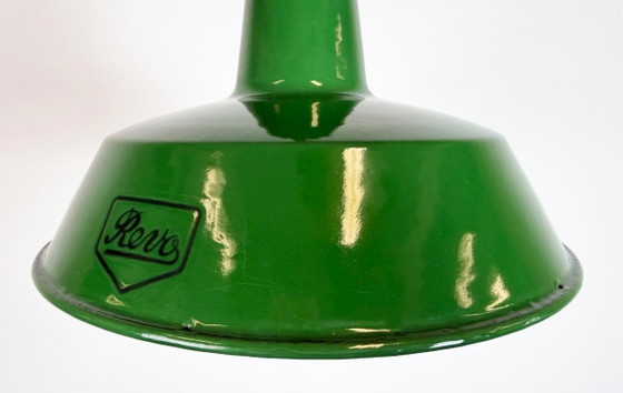 Image 1 of Industriële groene emaille hanglamp van Revo, jaren 1950.