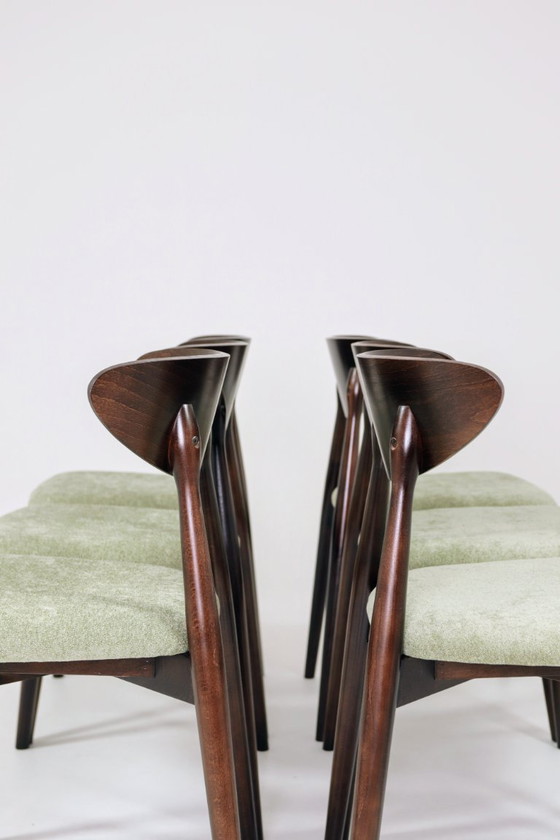 Image 1 of Moderne set van 6 eetkamerstoelen, Sage Farbic en donker walnoot beukenhout