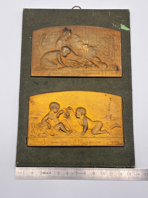 Paar dekorativer Teller „Winter“ und „Sommer“ – P. Lenoir, La Gerbe d’Or, Paris, 1909–1911 – wanddecoratie (photo 2 of 5)