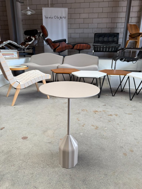 Image 1 of Table d'appoint Viccarbe Burin