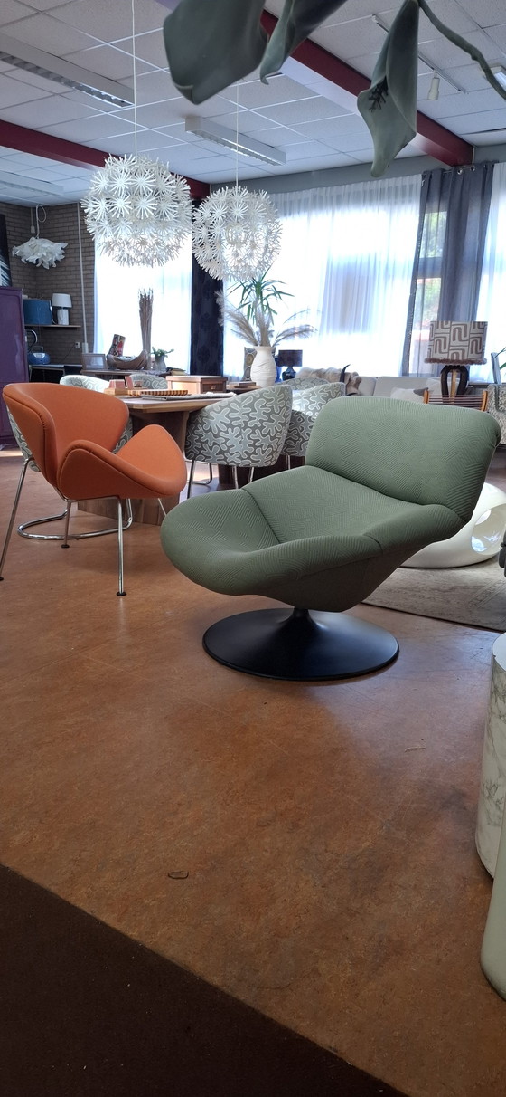 Image 1 of Artifort f518 