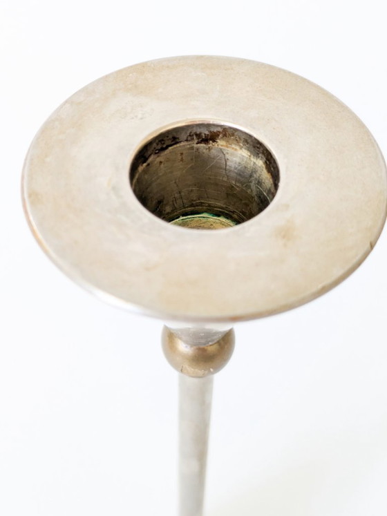 Paar postmoderne Kerzenständer im Memphis-Stil, Stahl mit Messing, 1980er Jahre – Kerzenhalter, Metal (photo 14 of 16)