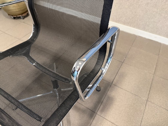 Vitra | Eames | EA108 | Black Netweave & Chrome | 1 Piece – Office chairs, Metal, Textile (photo 8 of 10)