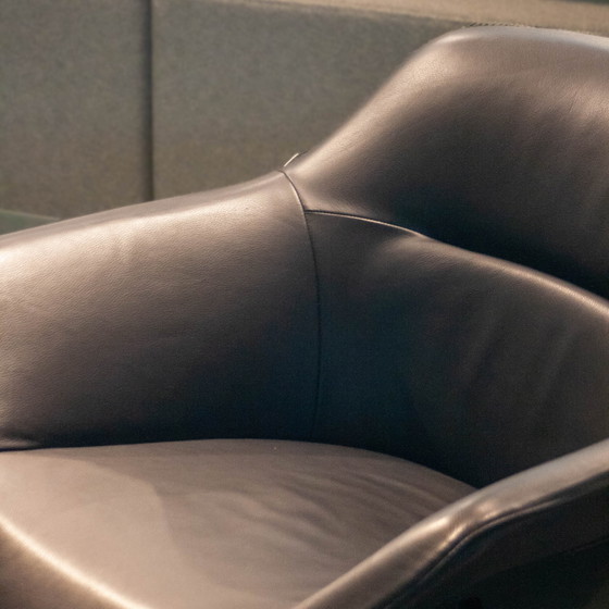 Image 1 of Poltrona girevole Cassina Auckland