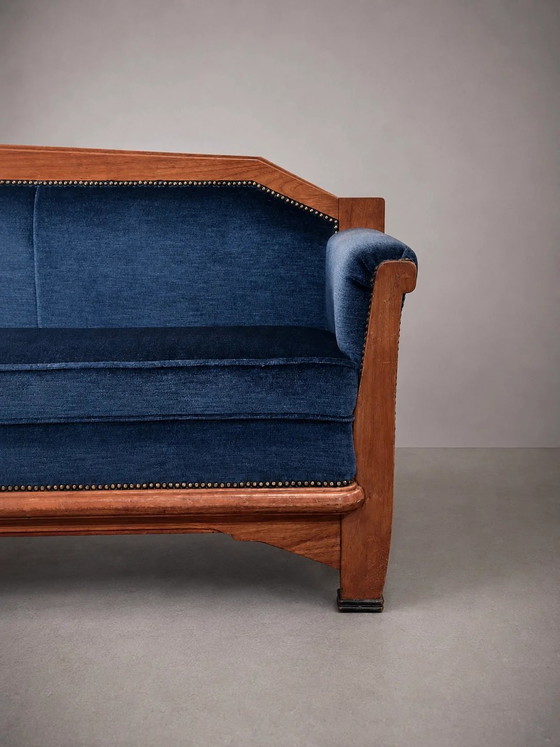 Sofá escolar Art Déco de Ámsterdam, década de 1930. – Sofás (Couches), Velvet, Brass, Art Deco (photo 4 of 11)