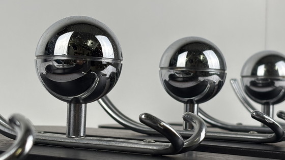 Image 1 of Appendiabiti da parete vintage anni Settanta in legno cromato e sfere argentate