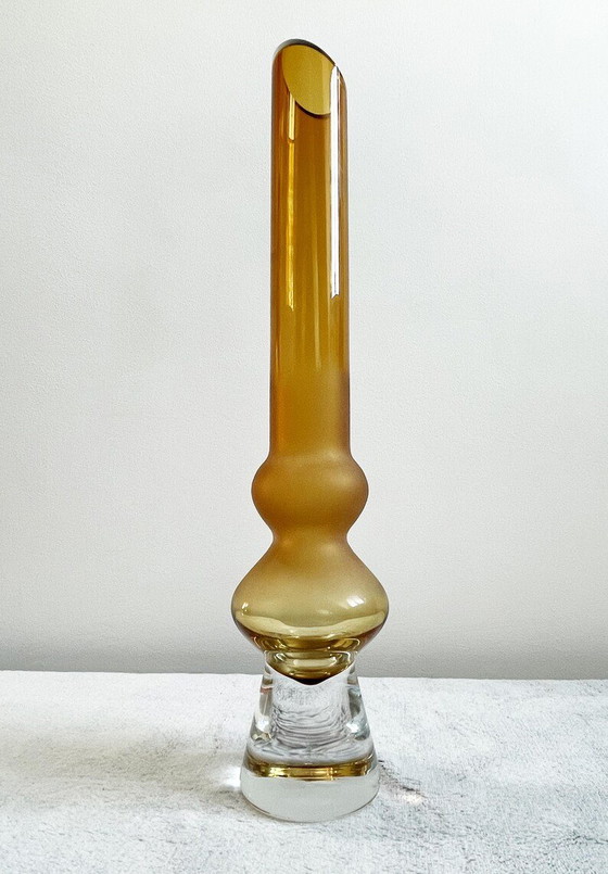 Hand-Blown Amber Art Glass Vase, Mid-Century Modern Scandinavian in the Style of Bo Borgström (photo 3 of 8)