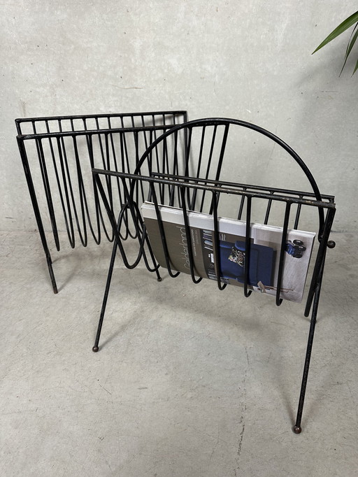 Vintage industriële magazinehouders