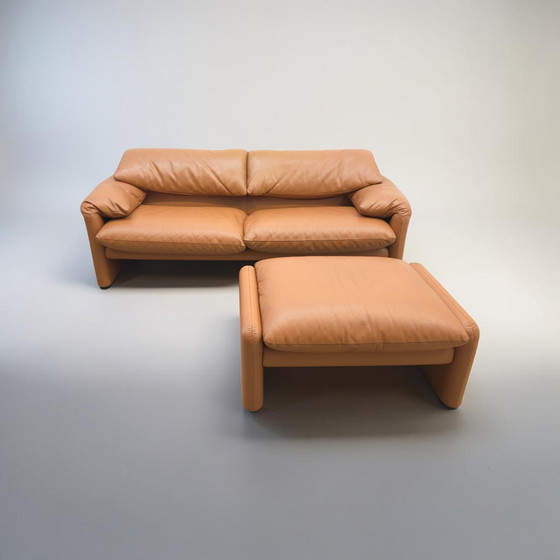 Image 1 of Canapé Cassina Maralunga avec pouf, canapé en cuir, pouf en cuir, cognac
