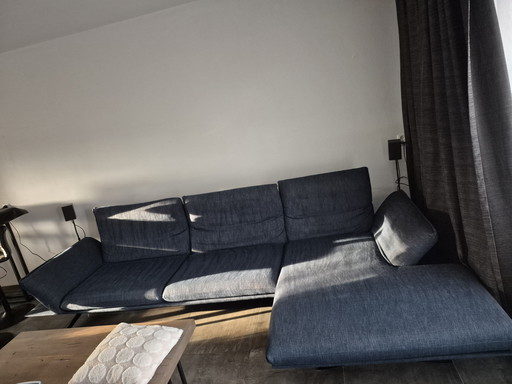 Eckbank und Couchtisch