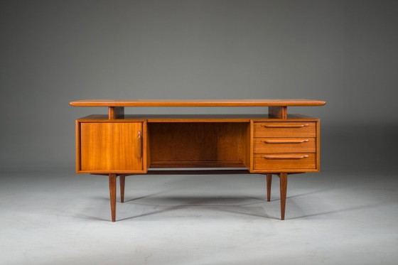 Image 1 of Escritorio modelo RT200 en teca, diseñado por Heinrich Riestenpatt, Alemania, década de 1960.