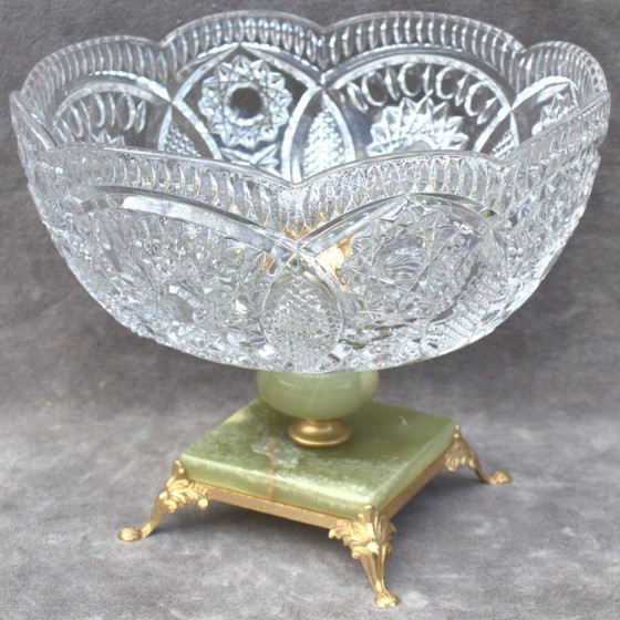 Image 1 of Mid century glas cutted fruit bowl brass colored ornate legs onyx centerpiece