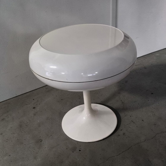 Image 1 of Mesa auxiliar de diseño OVNI de mediados de siglo, estilo era espacial, muebles Opal de los años 70.