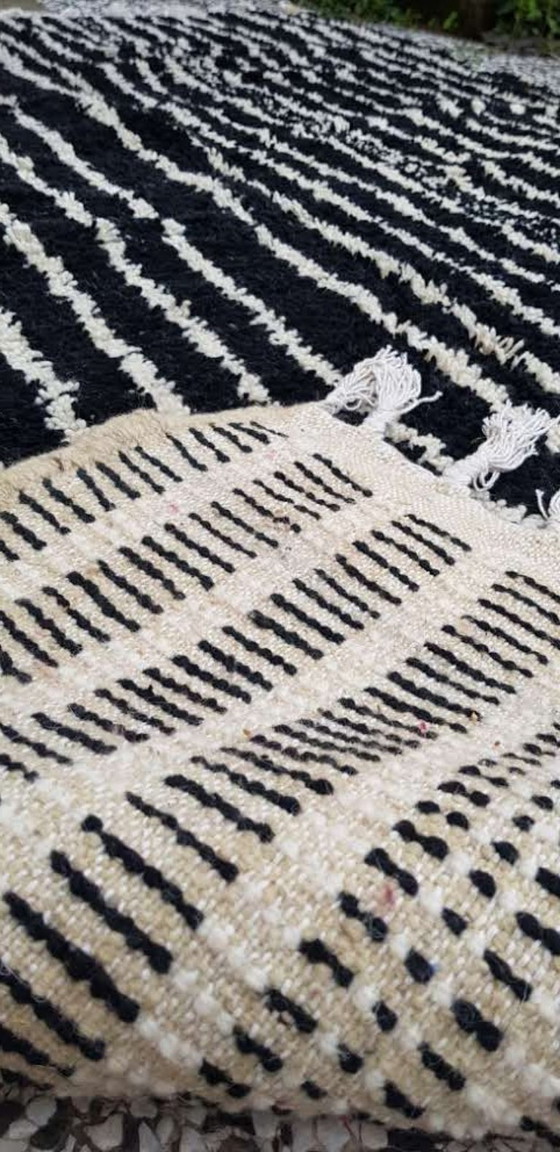 Image 1 of Hand-knotted Berber wool rug 242x165cm