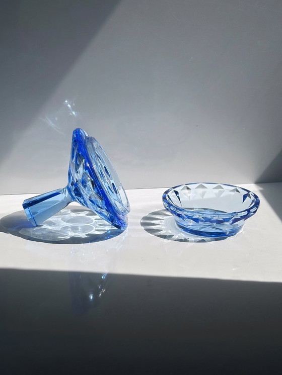 Image 1 of Vintage Art Deco bonbonnière jaren 30 kristalglas blauw prisma geslepen dekseldoos