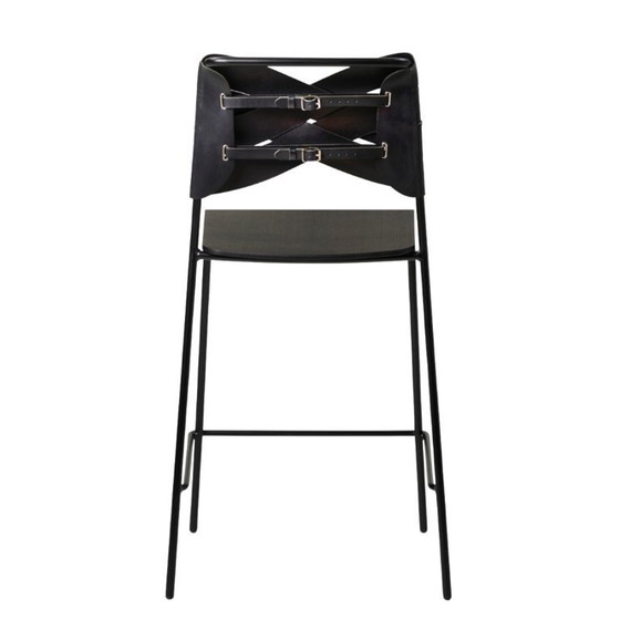 Image 1 of Taburete de bar Torso de Design House Stockholm, cuero negro y madera