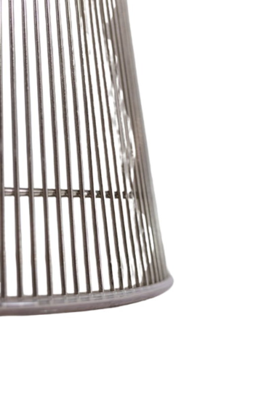 Image 1 of Warren Platner voor Knoll. Ronde kruk, metalen onderstel. Circa 1970.