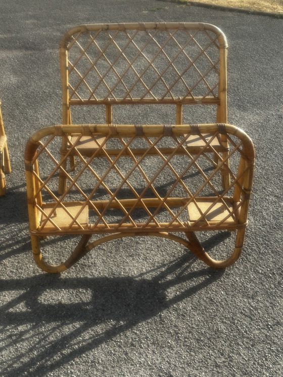 Twee vintage eenpersoonsbedden van rotan, jaren 70. – Fabrication artisanale années 70, Rattan (photo 3 of 15)