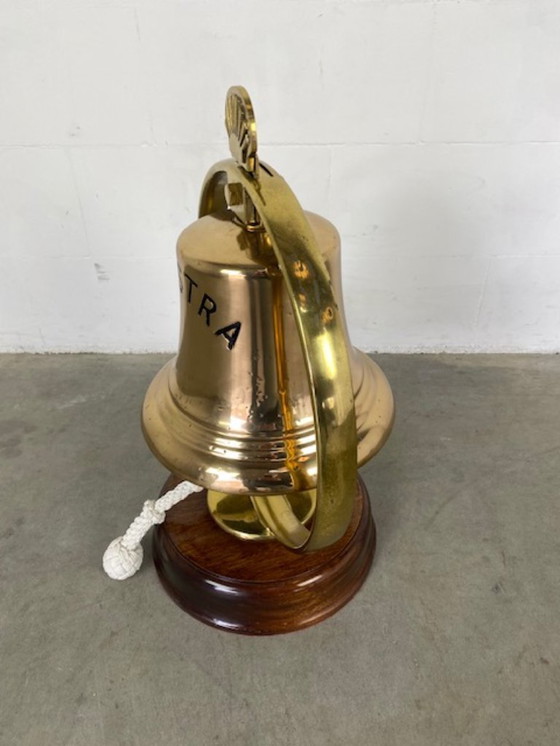 Image 1 of Campana della nave cisterna Amastra 1958