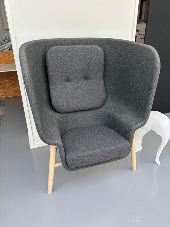 Image 1 of De Vorm POD Privacy chair 