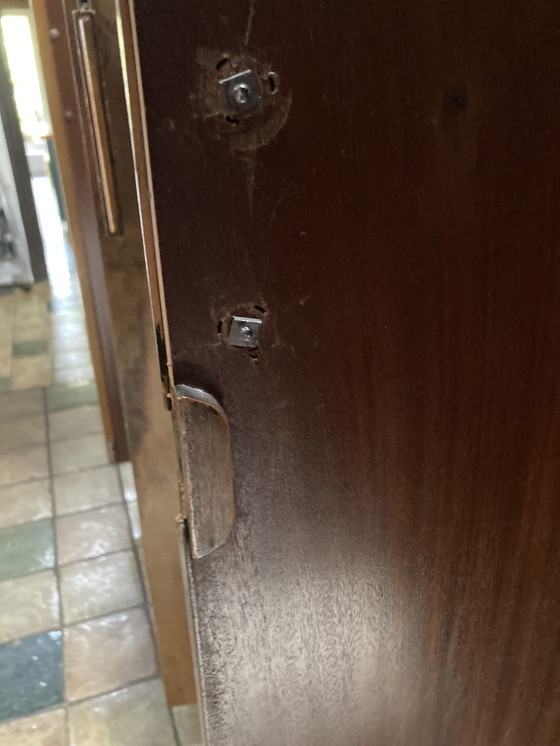 Image 1 of Art deco / nouveau gabinete de chapa de libro de nogal