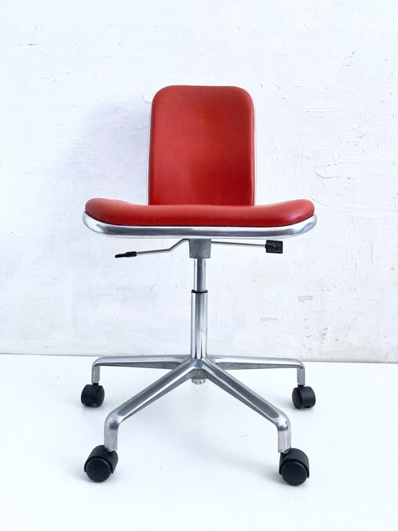 Image 1 of Height-adjustable leather office chair, Supporto design by Frederick Scott for Hille