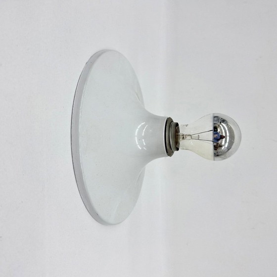 Image 1 of Mid Century Design Wandleuchte aus weißem Aluminium, 1970er Jahre