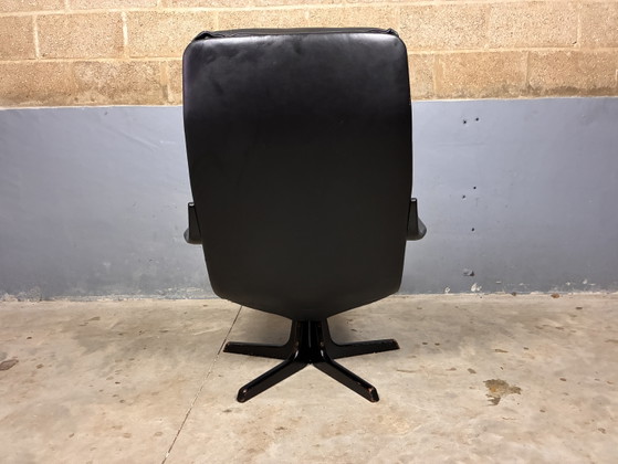 Deens Design Berg C90 Draaifauteuil Leder – Berg Furniture, Wood, Leather (photo 4 of 15)