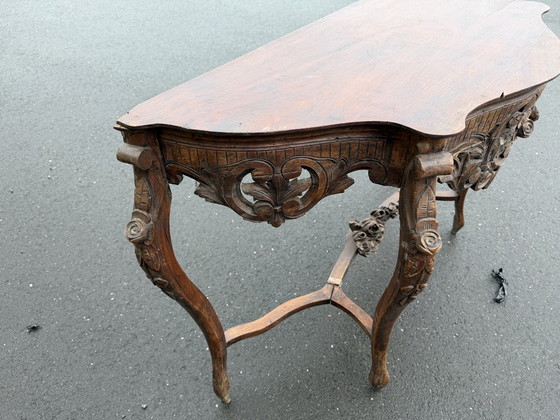 Image 1 of Table Louis XV en acajou avec sculptures anciennes