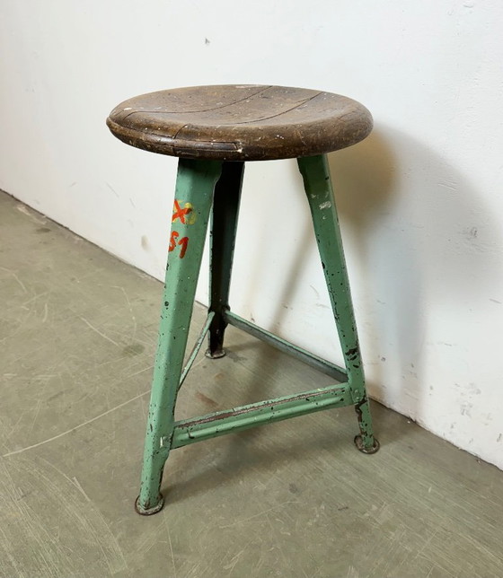 Image 1 of Groene industriële werkplaatskruk, jaren 60