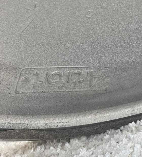 Image 1 of Artifort Circle table rare