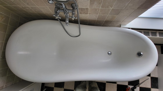 Image 1 of Classic clawfoot bathtub