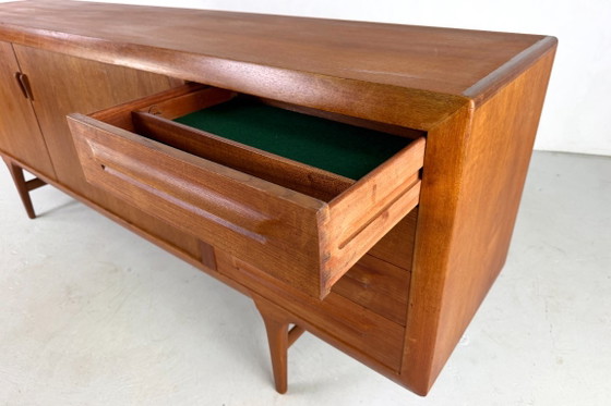Credenza FA32 di Ib Kofod-Larsen per Faarup - Anni '60 – Faarup Mobelfabrik, Credenze, Legno (photo 5 of 9)