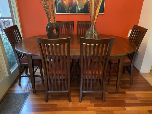 Extendable dining table and 6 chairs