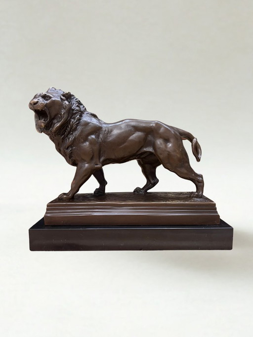 Bronzen dierensculptuur – Leeuw – CH. Valton – Parijse gieterij – 5,2 kg