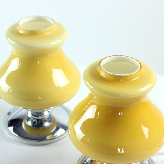 Image 1 of Lampade da tavolo in opalina crema e cromo, Bulgaria 1960