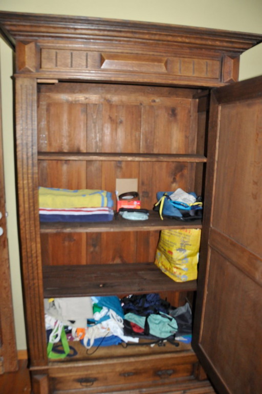 old oak farmhouse cupboard (dismountable)