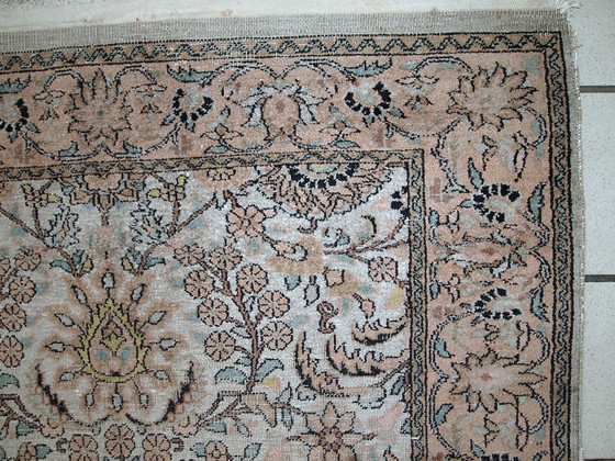 Image 1 of Handgemaakt vintage zijden Indo-Tabriz tapijt 3.2' x 5.3' (100cm x 162cm) jaren 1950 - 1C469