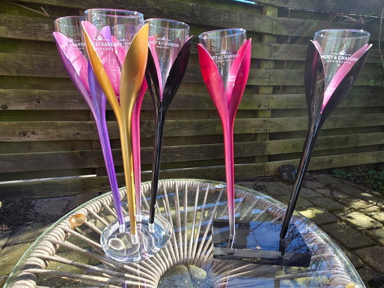 Image 1 of Champagne flutes in houders Moët & Chandon