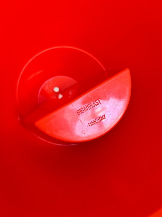 Image 1 of Vintage oranje 70s Giganplast Italy plastic kruk