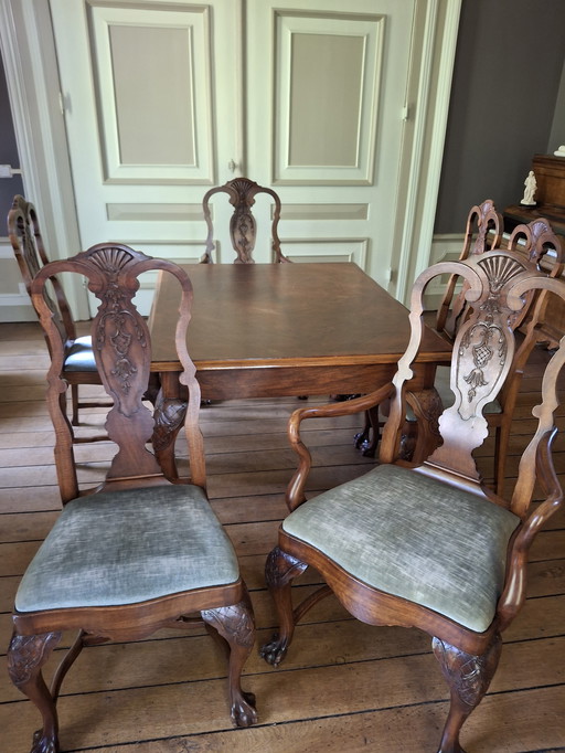 Antique dining table and 6x chairs