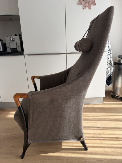 Progetti Wingchair met head roll van Georgetti