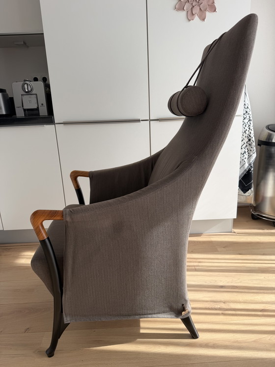 Image 1 of Progetti Wingchair met head roll van Georgetti