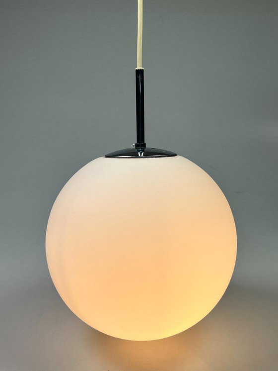 Image 1 of Lampe boule / lampe suspendue en verre, Glashütte Limburg, Allemagne, années 1960