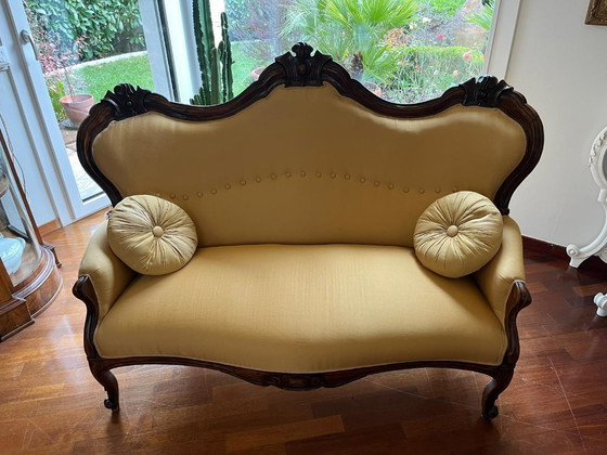 Image 1 of DIVANO IN STILE LUIGI FILIPPO