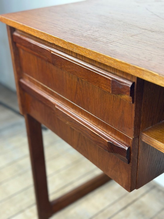 Image 1 of Scrivania vintage scandinava in teak degli anni '60