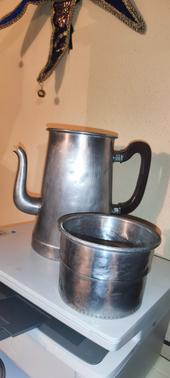 Théière vintage en aluminium, grande théière de 28 cm avec filtre interne, années 1960 (photo 7 of 8)